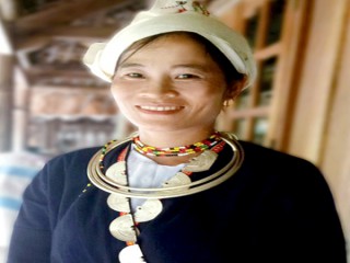 Tuyên Quang: Trang sức bằng bạc trên trang phục phụ nữ Dao tiền